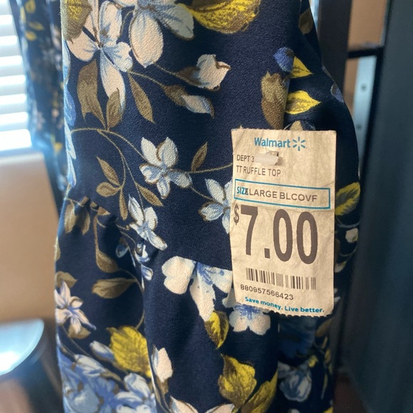 Floral quarter length sleeve top - Picture 3 of 3